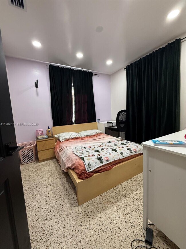 Building Photo - 6464 W 11th Ave