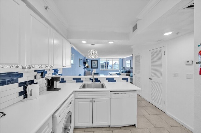 Building Photo - 2501 S Ocean Dr