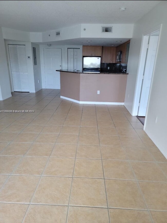 Building Photo - 201 Golden Isles Dr