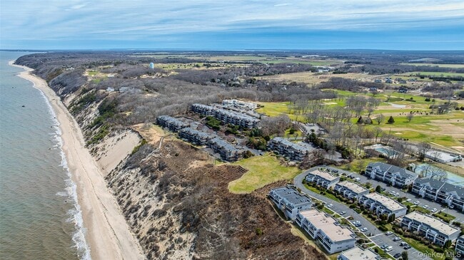 Building Photo - 801 Bluffs Dr N