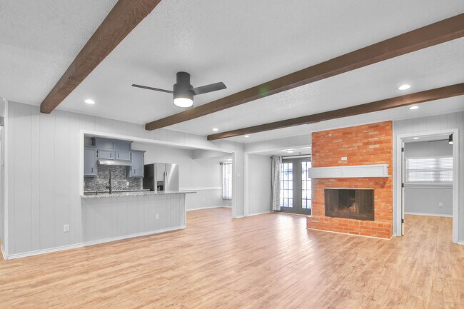 Building Photo - 6907 Avenue W