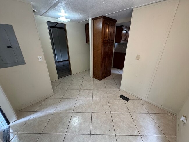 Building Photo - Private 3/2.5 Home with bonus room- $1,895