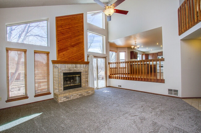 Building Photo - Spacious 4BR Home in Gleneagle!!!