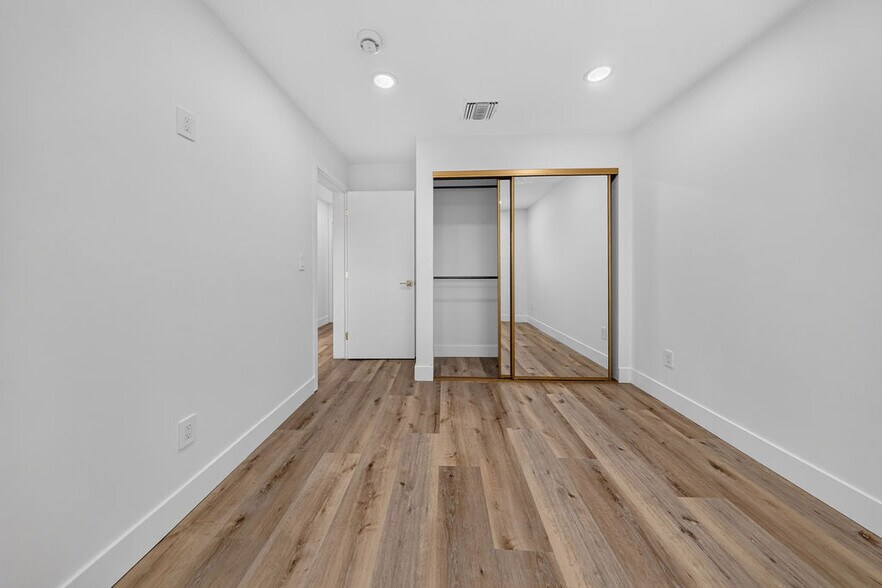 Building Photo - 9614 Bartee Ave