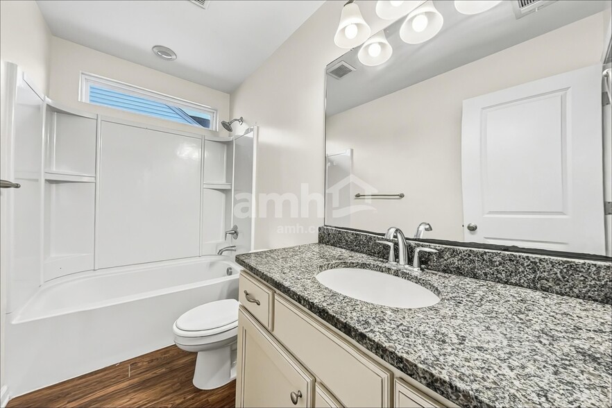 Building Photo - 319 Crabapple Cir