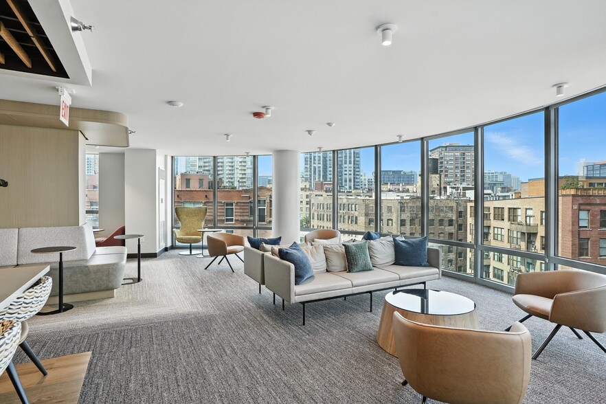 Building Photo - 504 N Kingsbury St