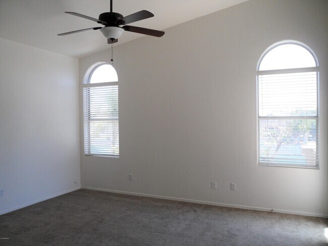 Building Photo - 687 S Sahuaro Dr