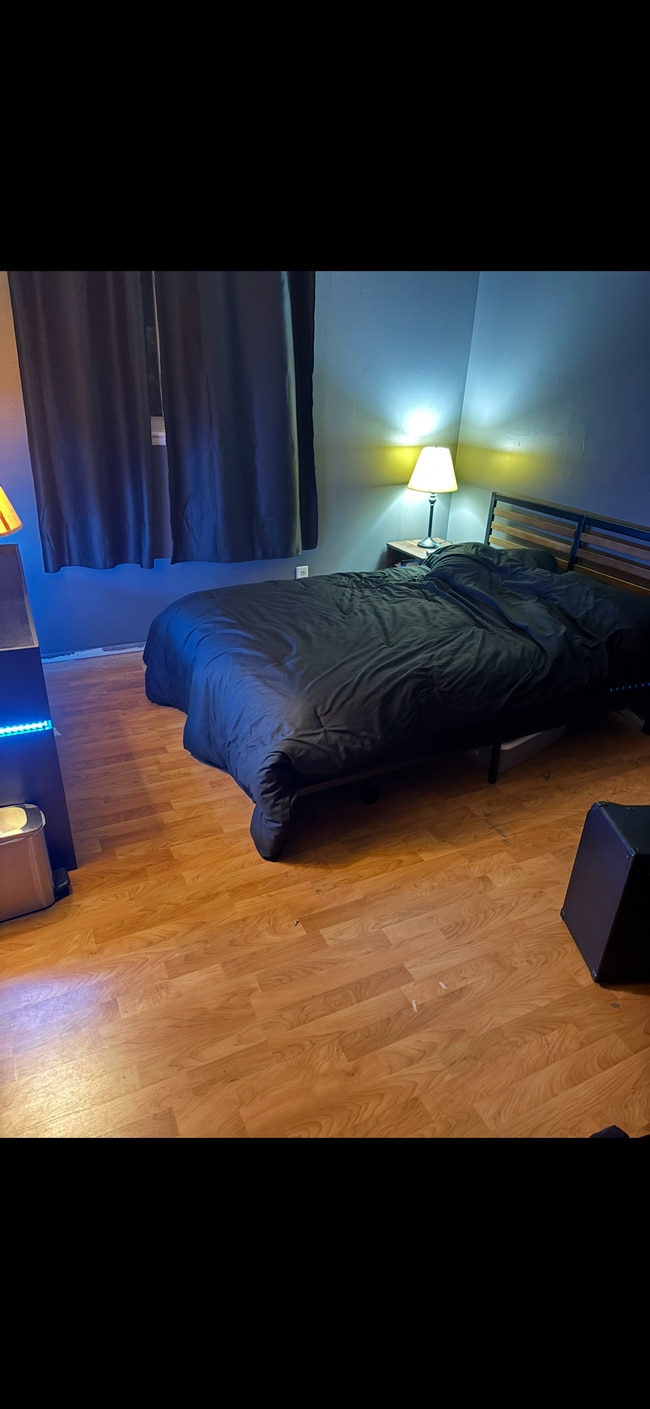 Building Photo - 747 G Ave W