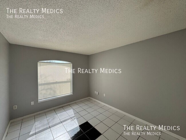 Building Photo - 8125 Golden Chickasaw Cir