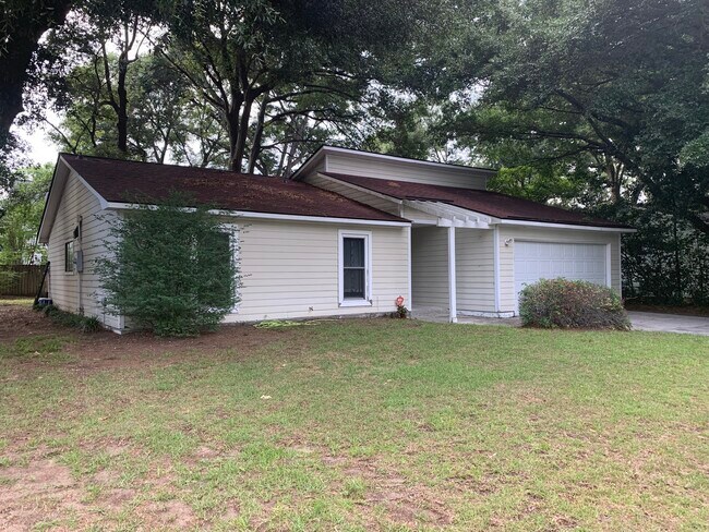 Front view - 46 Held Cir