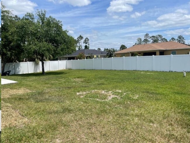Building Photo - 2966 Bay City Terrace