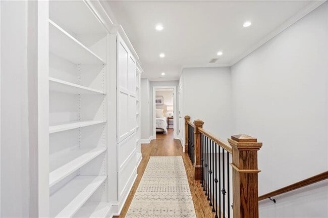 Building Photo - 1309 Stillwood Dr NE