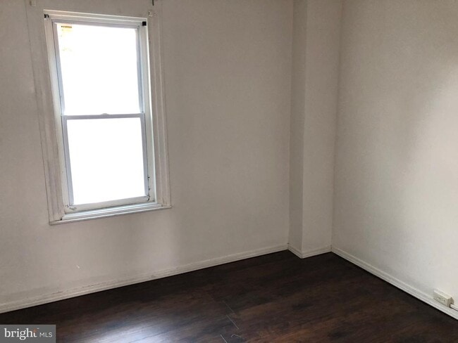 Building Photo - 648 E Wensley St