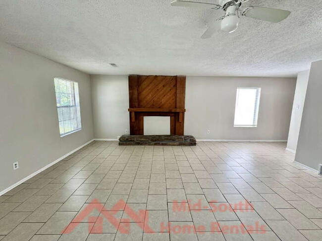 Building Photo - 4579 Buffer Dr