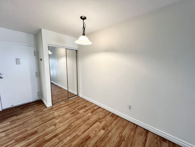 Building Photo - Mission Valley Condo for Rent | 1 Bed • 1 Bath | Resort-Style Community