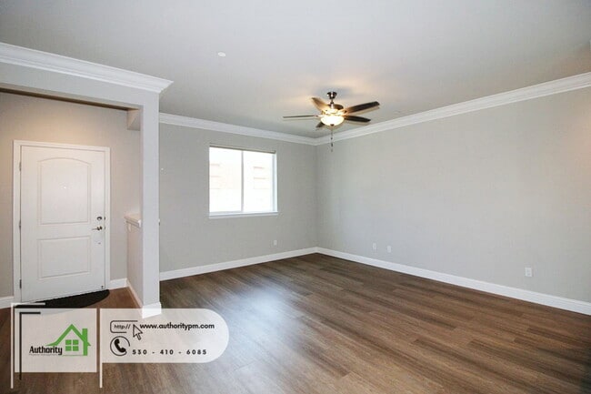 Building Photo - 867 Congaree Ln