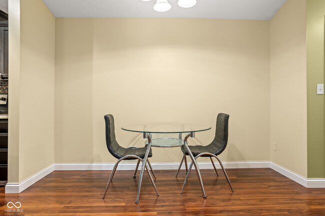 Building Photo - 4530 Village Ct