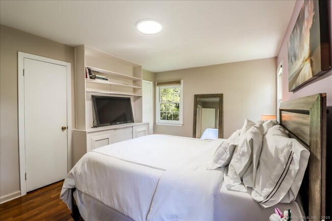 Building Photo - 46 White Birch Rd