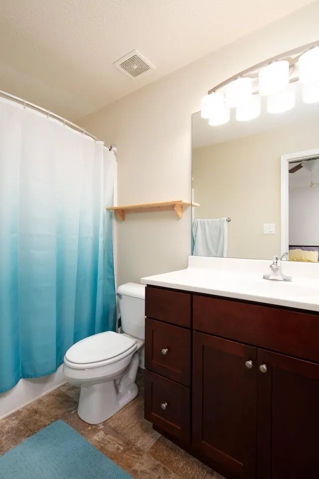 Building Photo - 138 Nathan Hale Dr