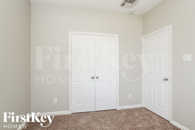 Building Photo - 12911 Pine Meadows St