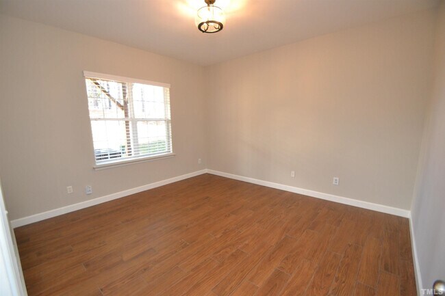 Building Photo - 701 Sutter Gate Ln