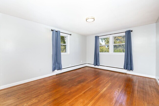 Building Photo - 99 Fuller Dr