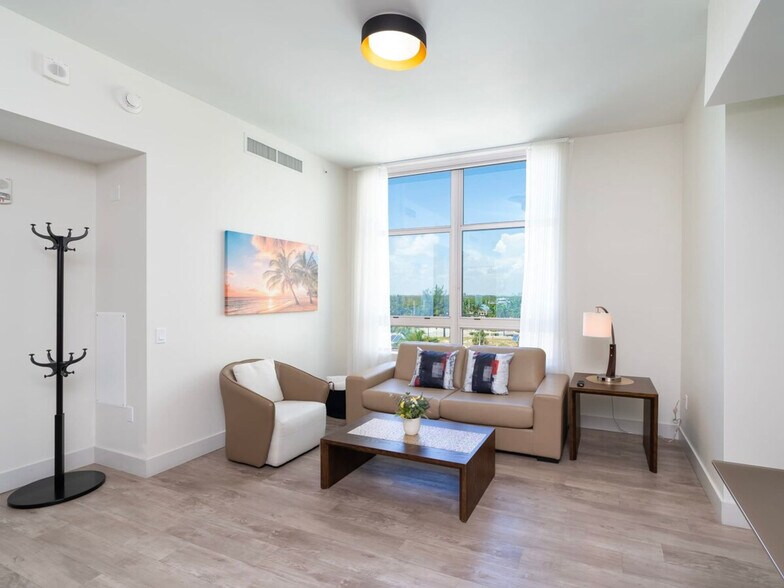 Primary Photo - 777 N Ocean Dr