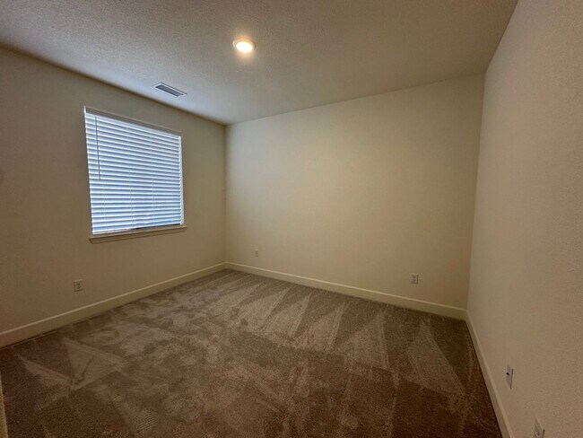 Building Photo - Gorgeous 5 Ridges Home with Spectacular Mountain Views!