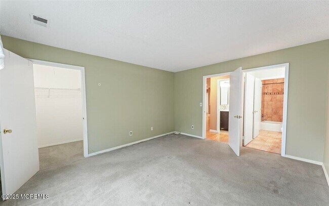 Building Photo - 19 Augusta Ct