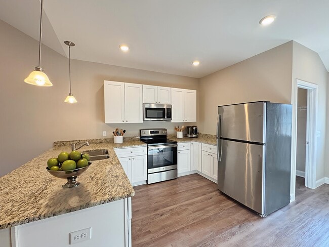 Building Photo - 215 Way Bill Cir