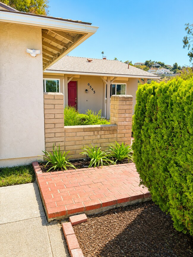 Building Photo - Beautiful Single-Story Home in the Desirable San Carlos Neighborhood