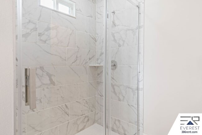 Building Photo - FULLY FENCED, UPGRADED 3/2/2 IN DESIRABLE PINE GROVE