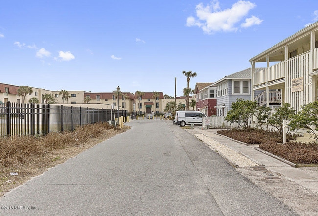 Building Photo - 2208 OCEAN S Dr