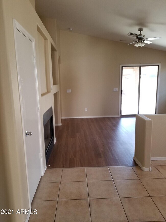 Building Photo - 45525 W Rainbow Dr