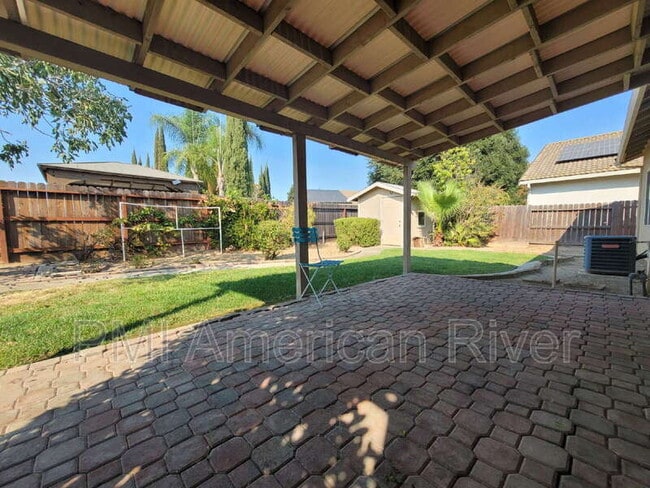 Building Photo - 8440 Zinnia Way