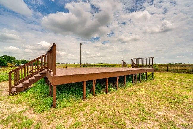 Building Photo - 2045 Weston Rd