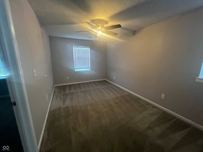 Building Photo - 809 Blackberry Dr