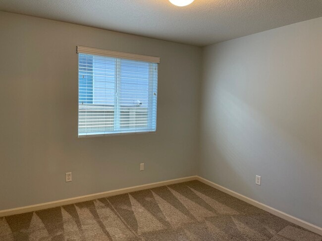 Building Photo - CHARMING Ranch-Style Home in Ridgefield, WA! 3 Bedrooms & 2 Baths! Walk-In Closet! Spacious Floor...