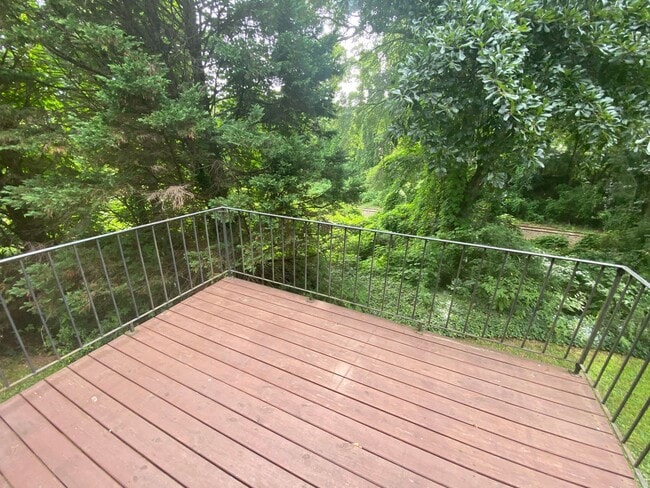 Building Photo - PRE-LEASING AUGUST 7TH, 2026! 1/2 OFF DEPOSIT SPECIAL!