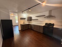 Building Photo - One bedroom available for a move in right ...