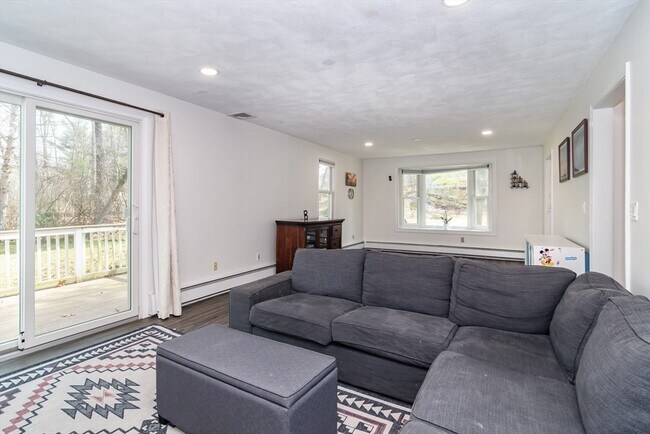 Building Photo - 24 Homeward Ln