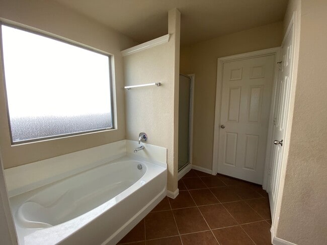 Building Photo - FALL INTO A NEW HOME WITH OUR MOVE-IN SPEC...