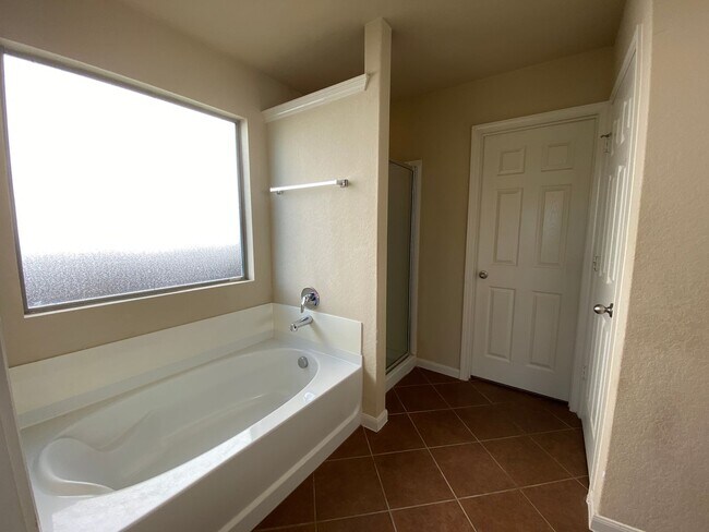 Building Photo - FALL INTO A NEW HOME WITH OUR MOVE-IN SPECIALS!