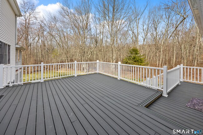 Building Photo - 34 Hi-Ann Ct