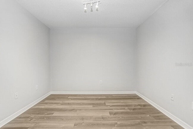 Building Photo - 37669 Aaralyn Rd