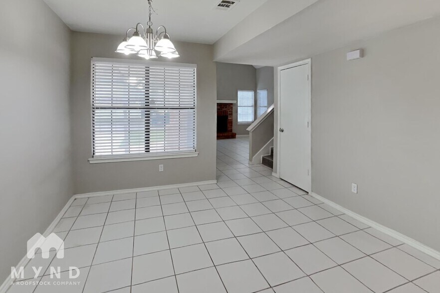 Building Photo - 7413 Waterway Dr