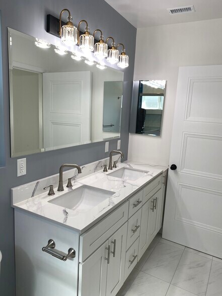 Building Photo - 5024 Topanga Canyon Blvd
