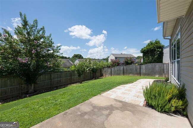 Building Photo - 325 Stone Valley Xin