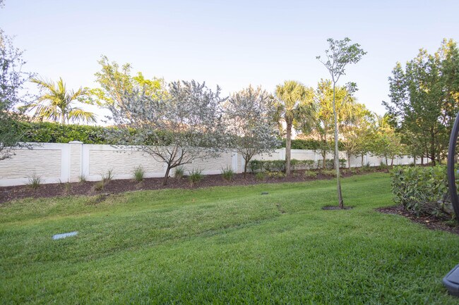 Building Photo - 4985 Navali Dr