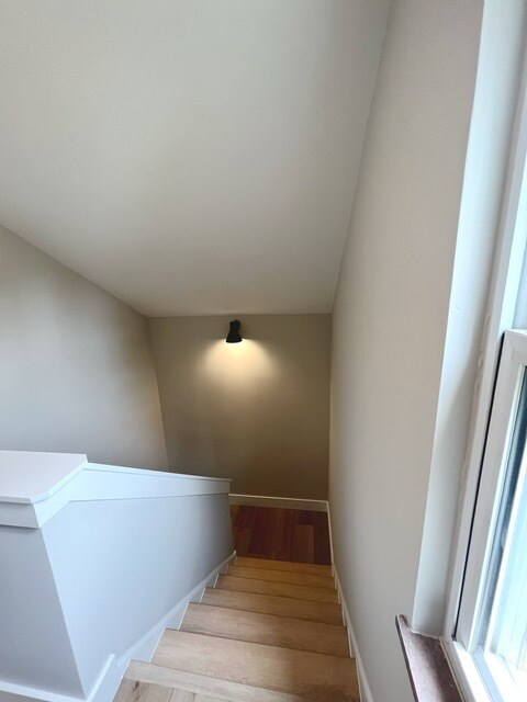 Building Photo - 1454 Ashland Ave